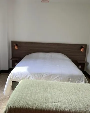 לינה וארוחת בוקר Relais Des Ardides *